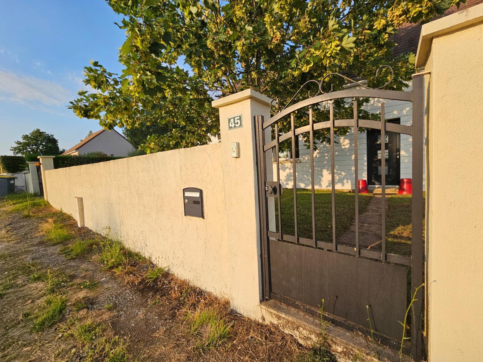 Comme A La Maison Monnaie Exterior foto